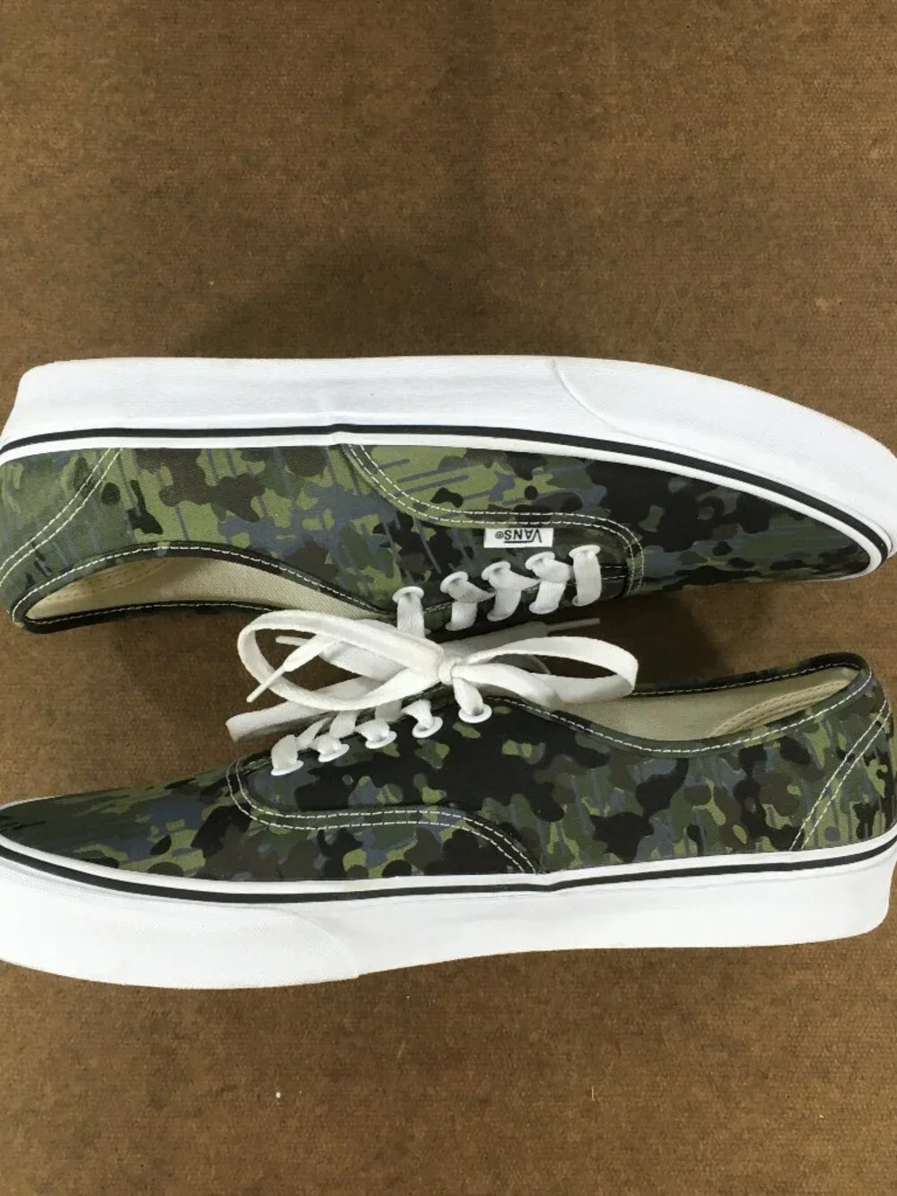 Vans Camo Lace Up Sneakers Mens Size 11 Low Top